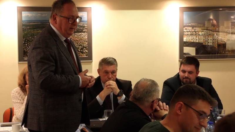 PIERWSZE POSIEDZENIE NOWEJ RADY